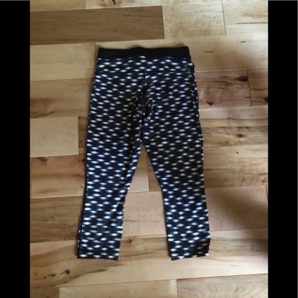 Nike capris - Picture 3 of 6